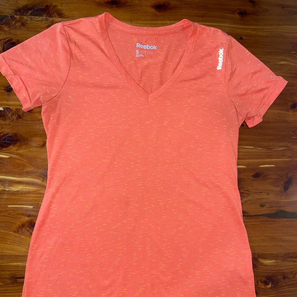 Reebok Activewear V-neck top, Heather orange size small